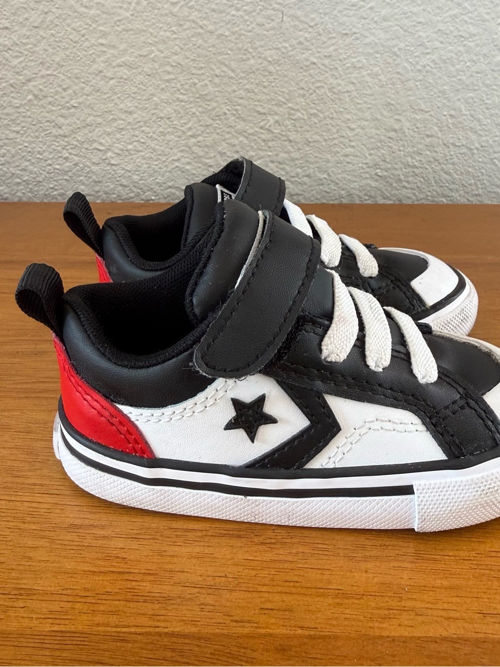 Converse Pro Blaze Leather Strap Easy On Sneakers Size 5 Toddler Kids